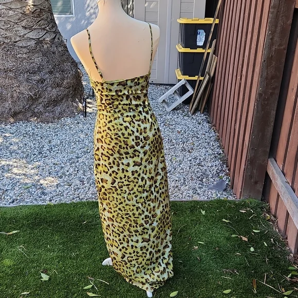 Pretty Little Thing Dress - Picture 5 of 10